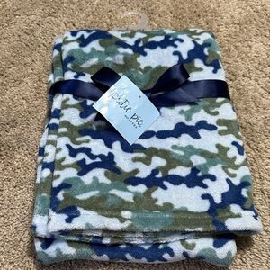 Cutie Pie Blue Green Camouflage Fleece Baby Blanket Camo 30" x 36"New